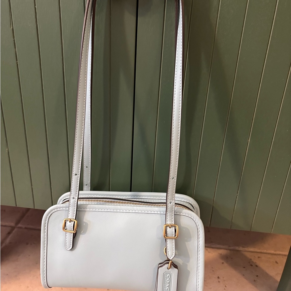 Coach Swing Zip 20 - Picture 2 of 3